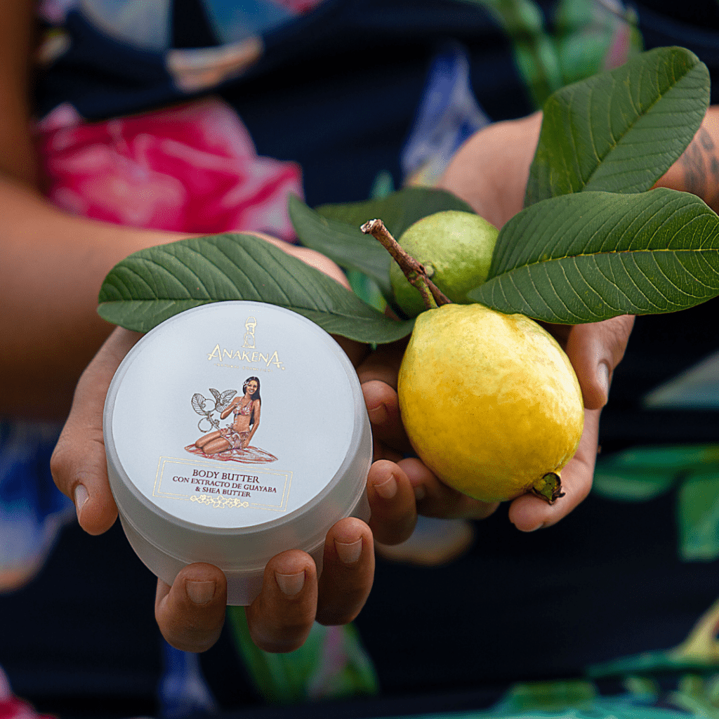 Guayaba y body butter Anakena manos modelo